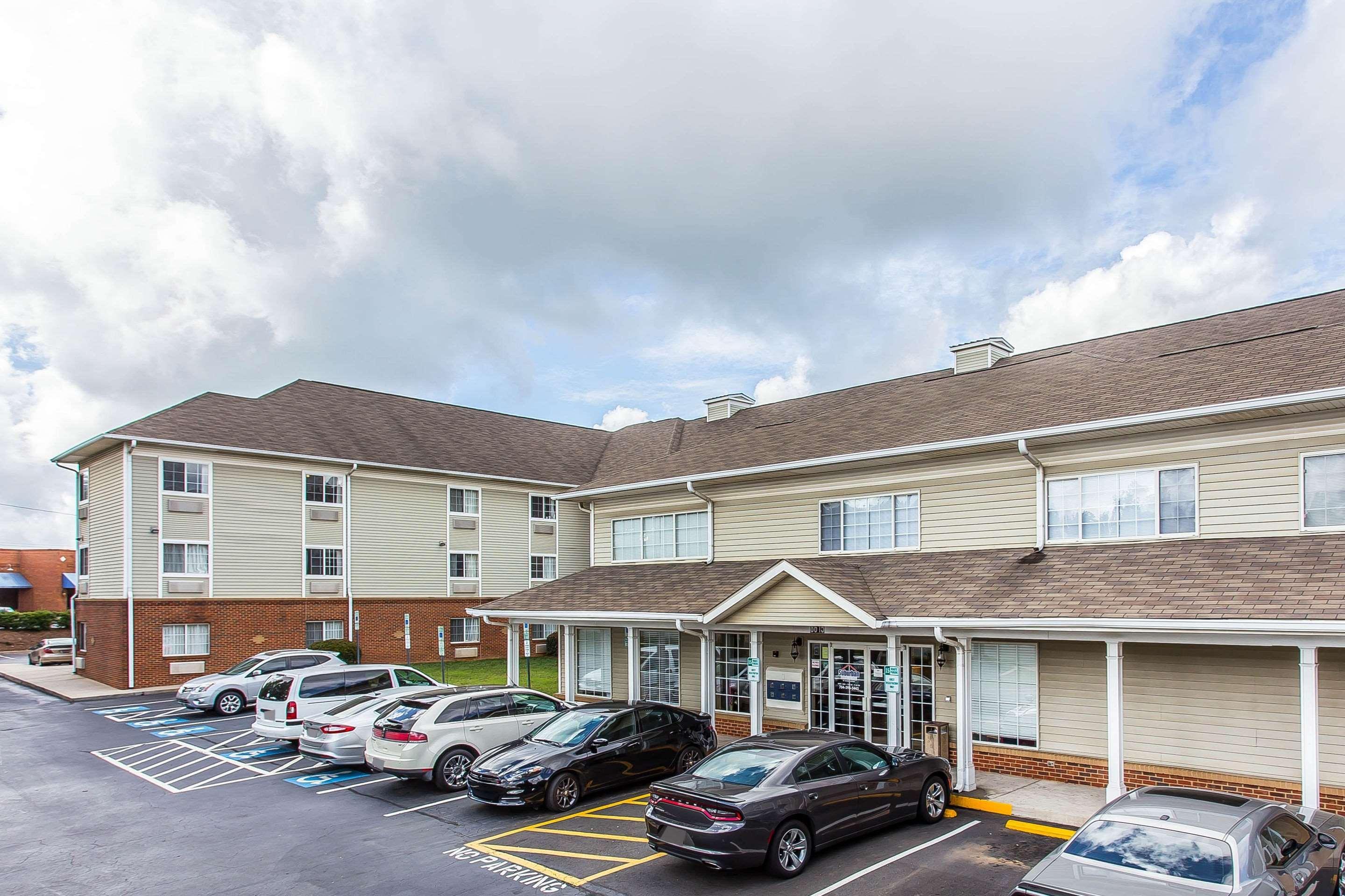 Suburban Studios Near University Of North Carolina-Charlotte Exterior photo